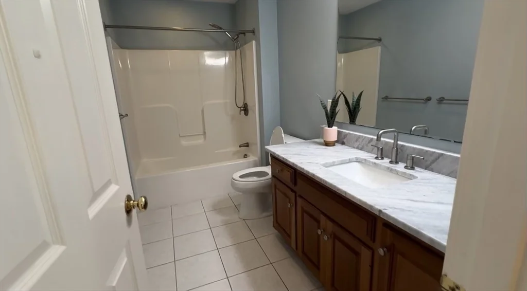 4 bed, 3 bath apartment for rent at 9 Rosegate Rd Unit 9, Needham — photo 15 of 22