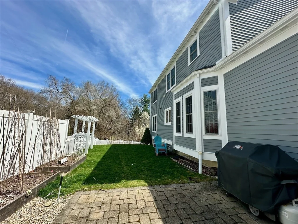 4 bed, 3 bath apartment for rent at 9 Rosegate Rd Unit 9, Needham — photo 22 of 22