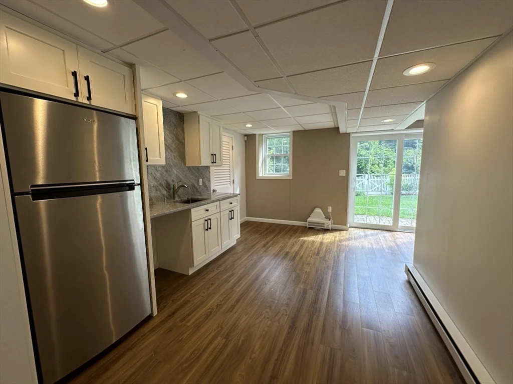 4 bed, 3 bath apartment for rent at 9 Rosegate Rd Unit 9, Needham — photo 16 of 22