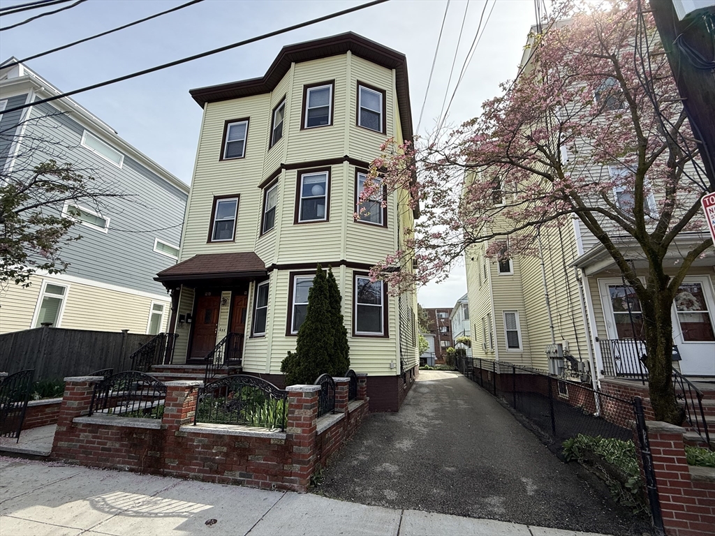 2 bed, 1 bath apartment for rent at 9 Rossmore St Unit 1, Somerville — photo 1 of 19
