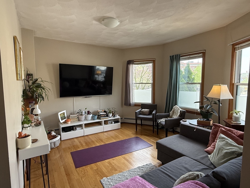 2 bed, 1 bath apartment for rent at 9 Rossmore St Unit 1, Somerville — photo 5 of 19