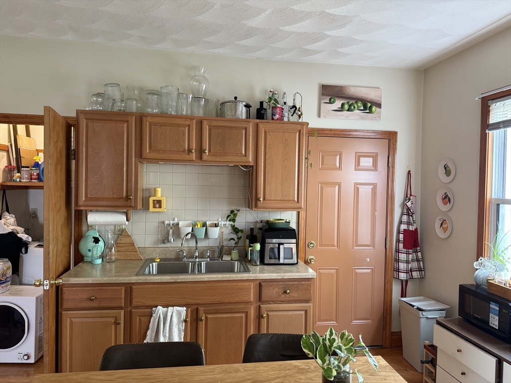 2 bed, 1 bath apartment for rent at 9 Rossmore St Unit 1, Somerville — photo 3 of 19