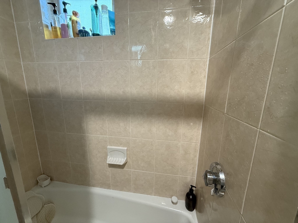 2 bed, 1 bath apartment for rent at 9 Rossmore St Unit 1, Somerville — photo 9 of 19