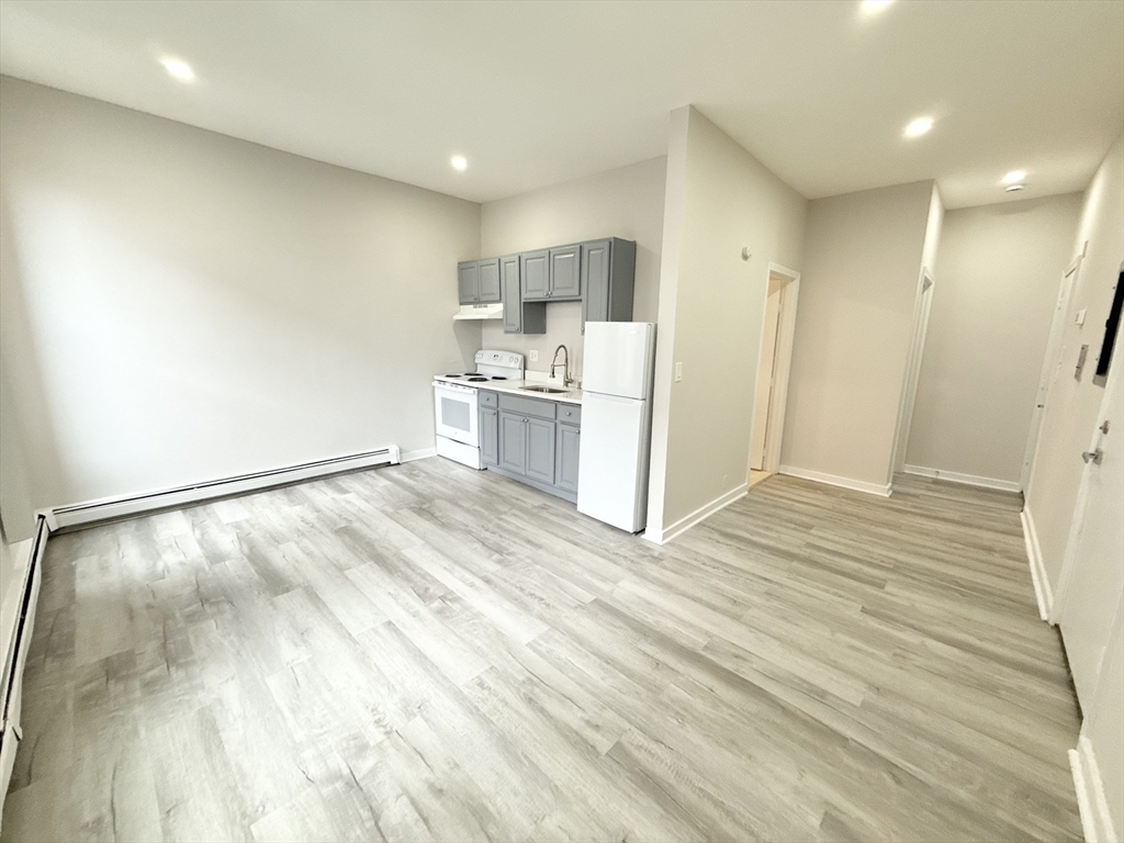 1 bed, 1 bath apartment for rent at 9 Ruggles Unit 4, Roxbury — photo 2 of 5