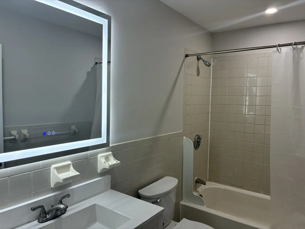 1 bed, 1 bath apartment for rent at 9 Ruggles Unit 5, Roxbury — photo 4 of 4