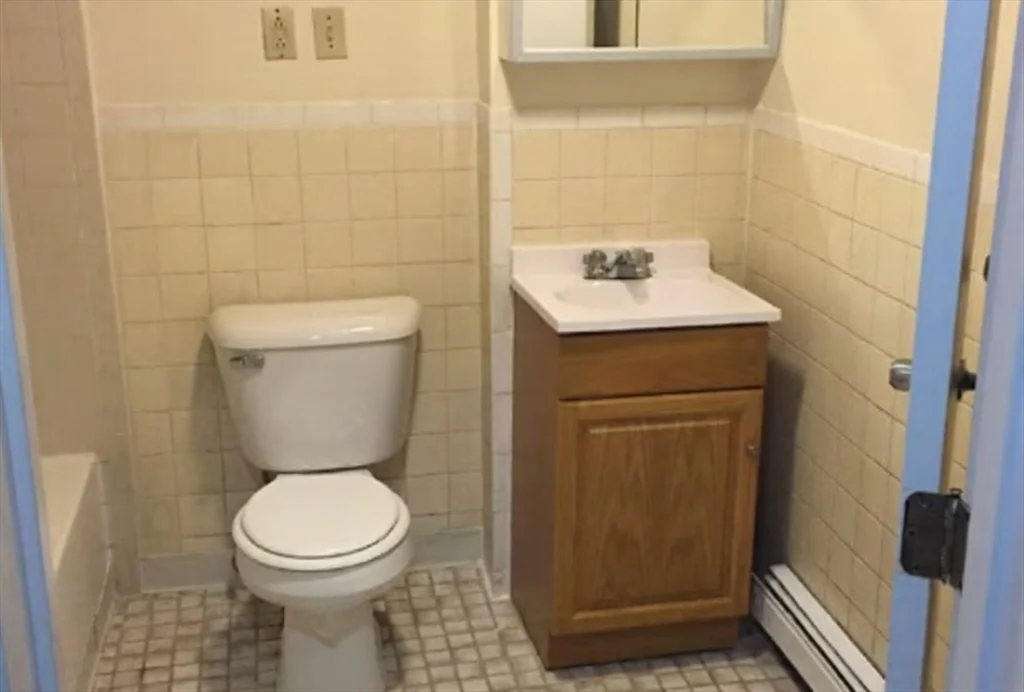 1 bed, 1 bath apartment for rent at 9 Ruggles Unit 5, Roxbury — photo 3 of 3