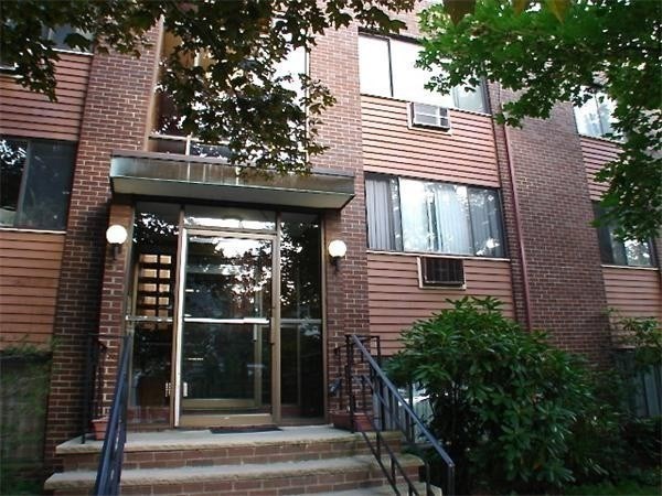 1 bed, 1 bath apartment for rent at 9 Ryder St Unit 19, Arlington — photo 5 of 17
