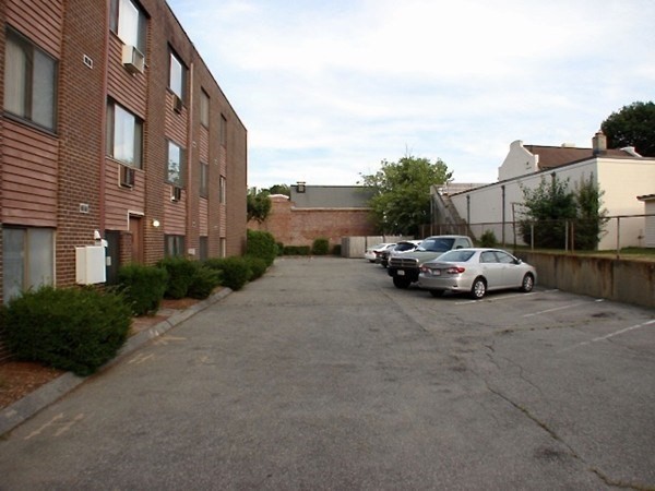1 bed, 1 bath apartment for rent at 9 Ryder St Unit 19, Arlington — photo 3 of 17