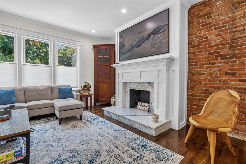3 bed, 2 bath apartment for rent at 9 S Munroe Terr Unit 9, Dorchester — photo 6 of 25