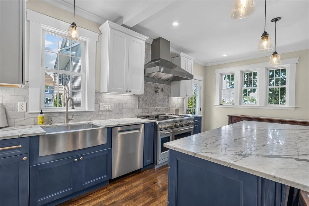3 bed, 2 bath apartment for rent at 9 S Munroe Terr Unit 9, Dorchester — photo 1 of 25