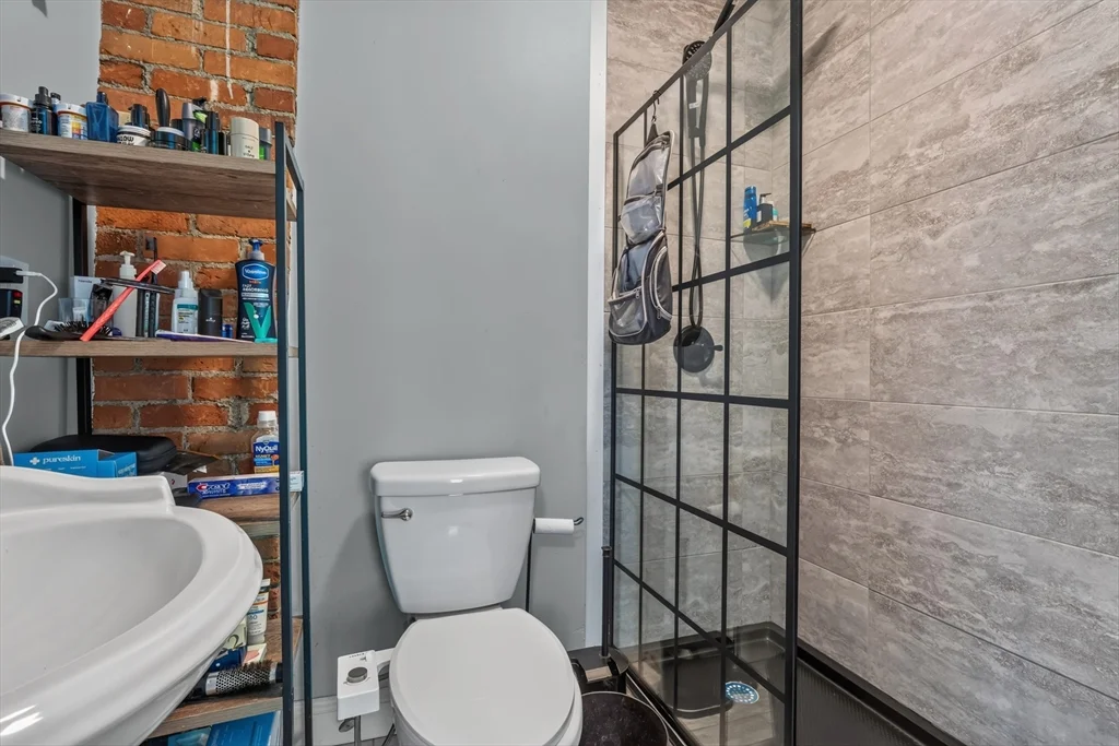 3 bed, 2 bath apartment for rent at 9 S Munroe Terr Unit 9, Dorchester — photo 22 of 25