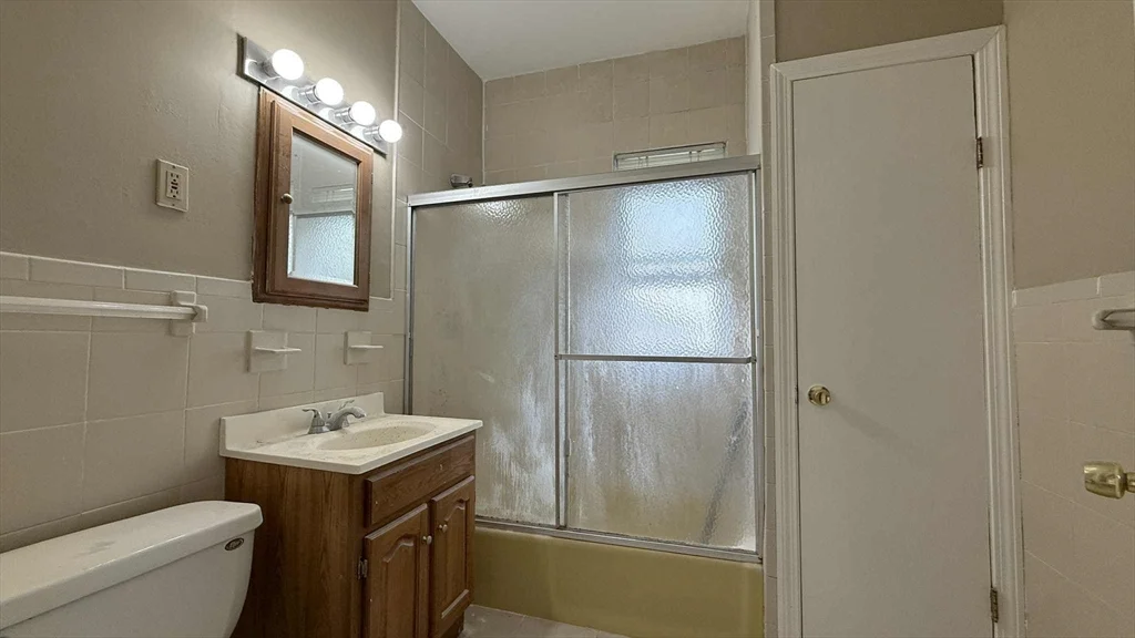 3 bed, 1 bath apartment for rent at 9 Sanger Unit 1, Medford — photo 7 of 11