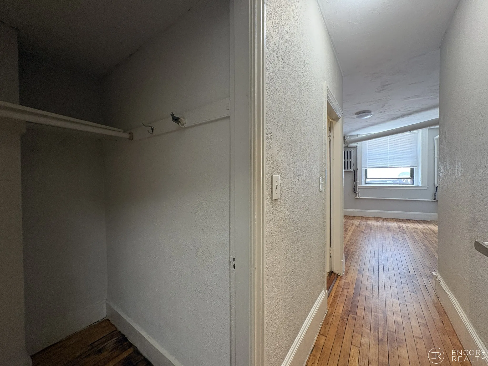 Studio bed, 1 bath apartment for rent at 9 Sewall Ave Unit 1, Coolidge Corner — photo 5 of 7