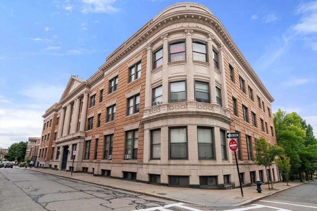 1 bed, 1 bath apartment for rent at 9 Sewall Ave Unit 105, Coolidge Corner — photo 11 of 11