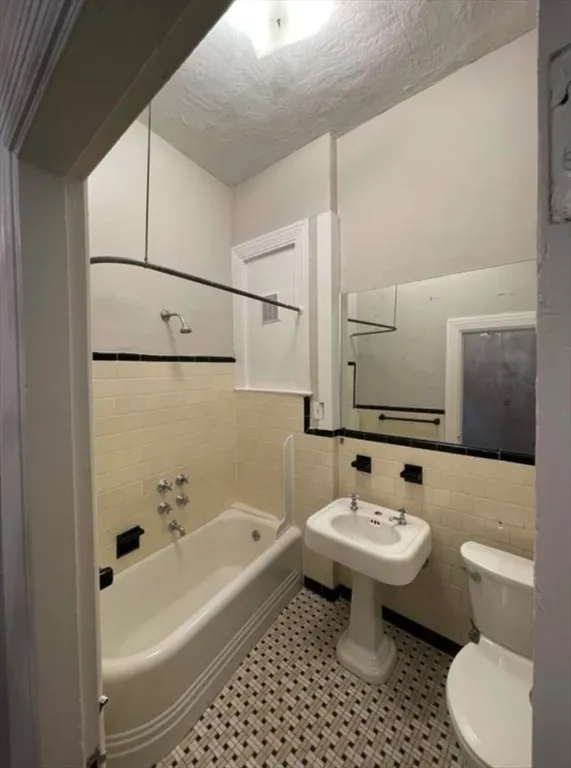1 bed, 1 bath apartment for rent at 9 Sewall Ave Unit 105, Coolidge Corner — photo 6 of 11