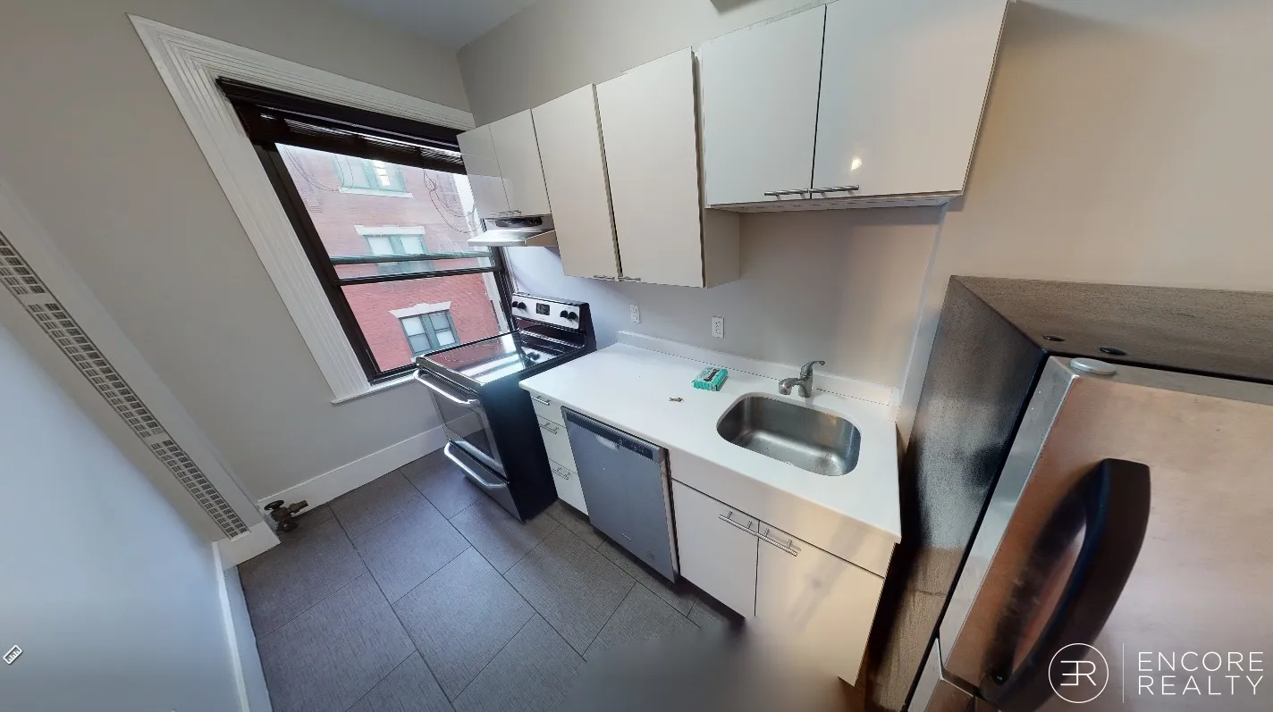 Studio bed, 1 bath apartment for rent at 9 Sewall Ave Unit 212, Coolidge Corner — photo 2 of 7