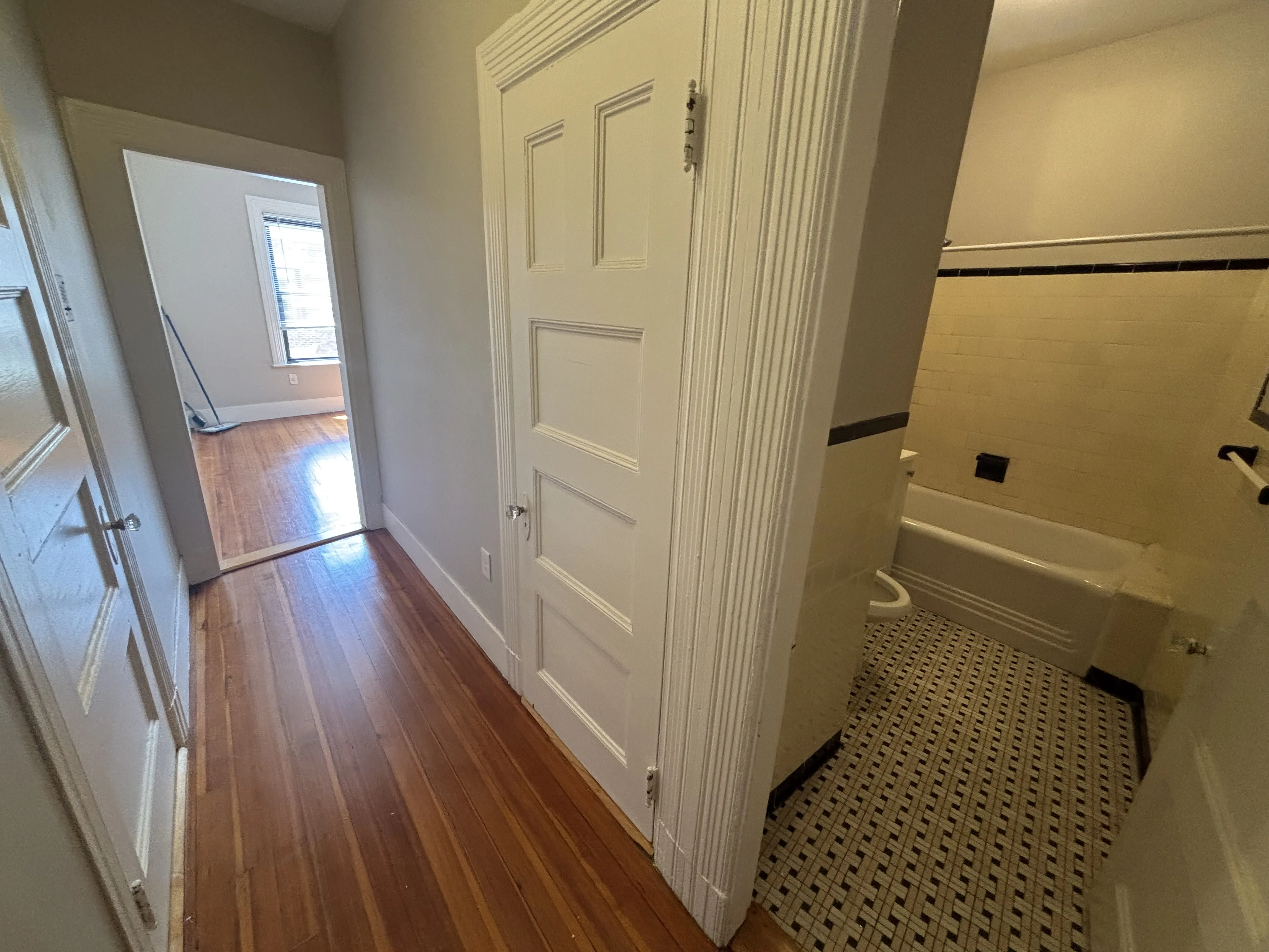 Studio bed, 1 bath apartment for rent at 9 Sewall Ave Unit 305, Coolidge Corner — photo 6 of 7