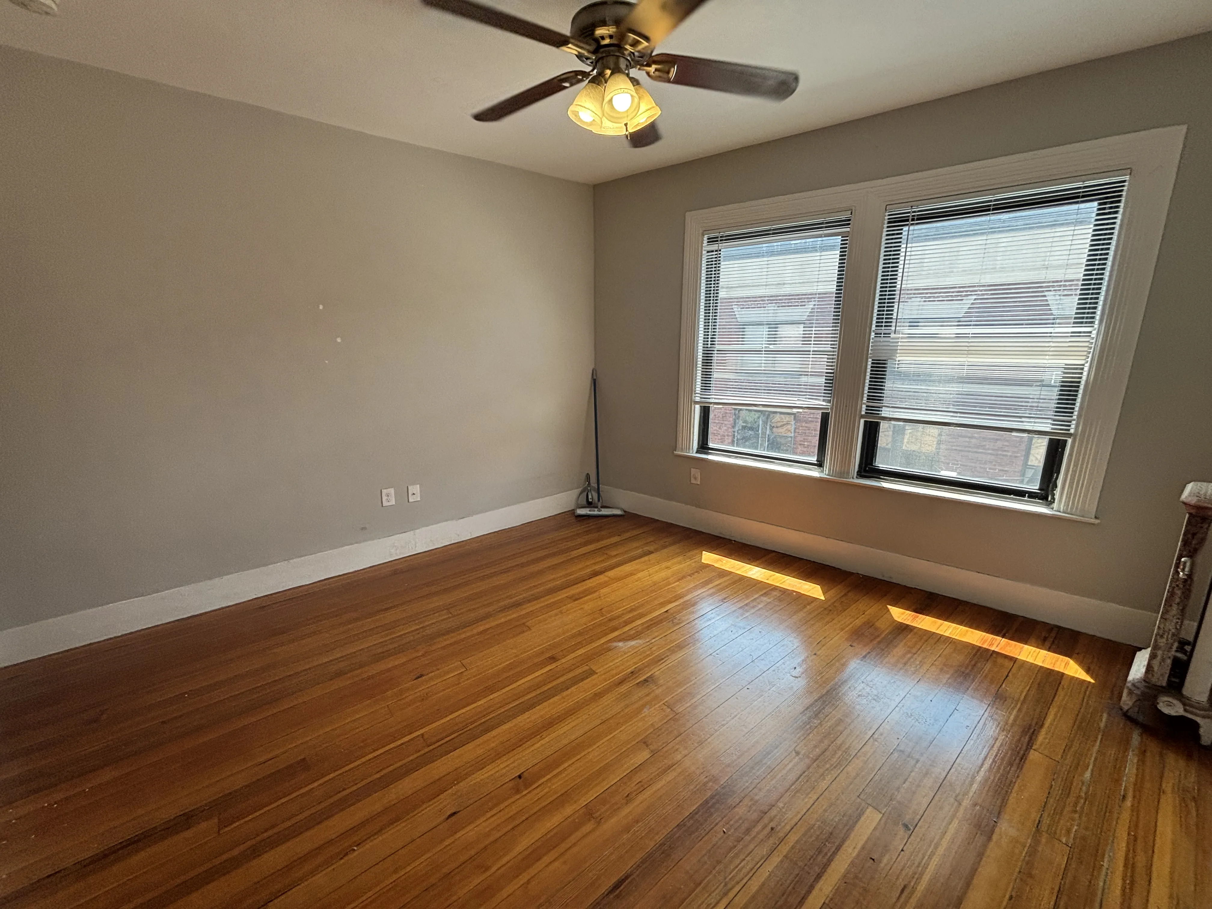 Studio bed, 1 bath apartment for rent at 9 Sewall Ave Unit 305, Coolidge Corner — photo 3 of 7
