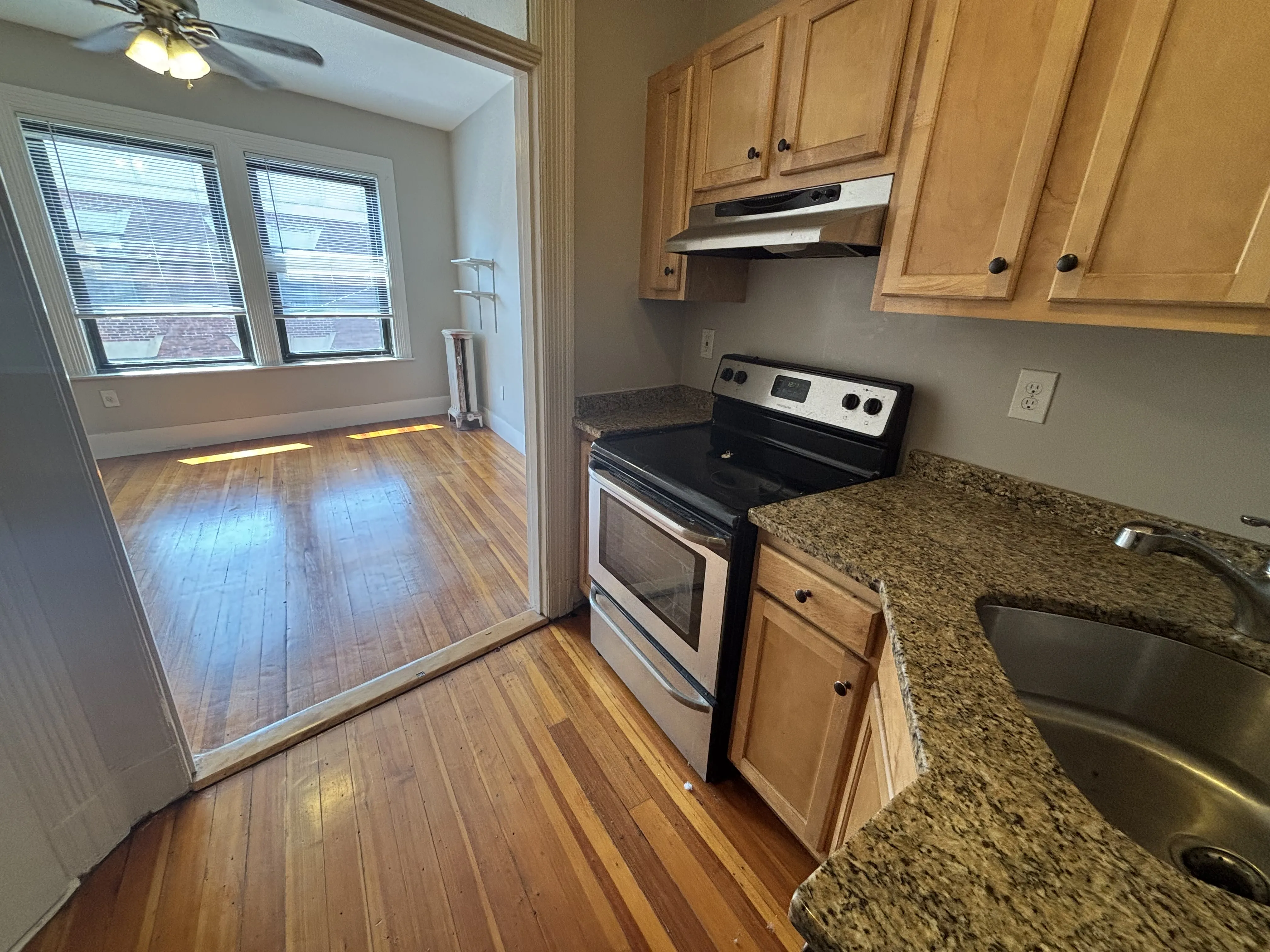 Studio bed, 1 bath apartment for rent at 9 Sewall Ave Unit 305, Coolidge Corner — photo 2 of 7