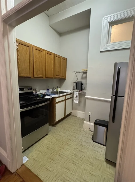 Studio bed, 1 bath apartment for rent at 9 Sewall Unit 108, Coolidge Corner — photo 5 of 9