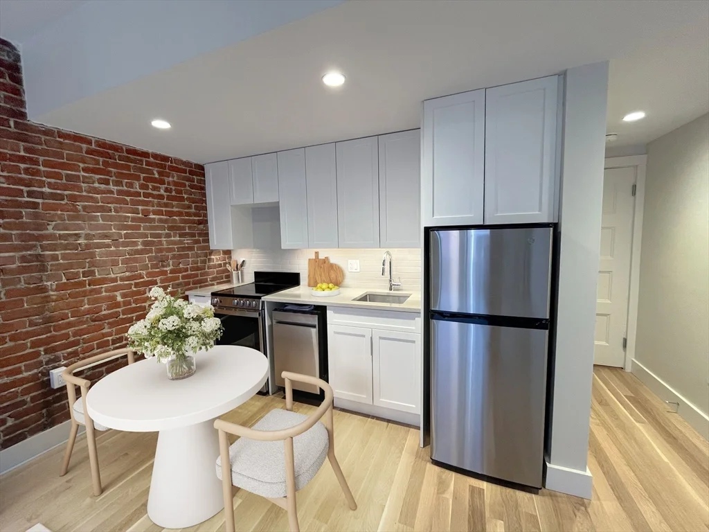 Studio bed, 1 bath apartment for rent at 9 Sewall Unit 208, Brookline — photo 2 of 7