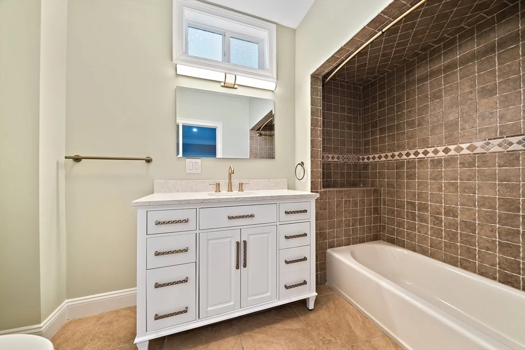 2 bed, 2 bath apartment for rent at 9 Shaw Ct Unit 9, East Braintree — photo 13 of 24