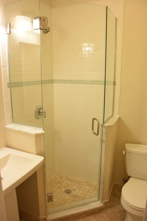 3 bed, 3 bath apartment for rent at 9 Sheridan Unit 1, Neighborhood Nine — photo 12 of 15