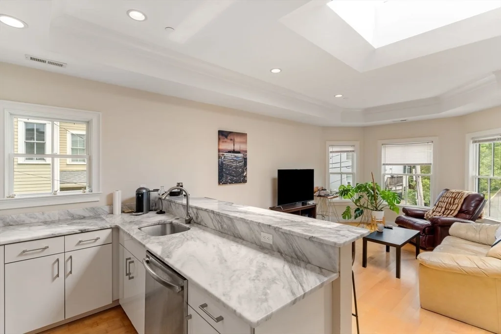 2 bed, 2 bath apartment for rent at 9 Sheridan Unit 2, Neighborhood Nine — photo 3 of 21