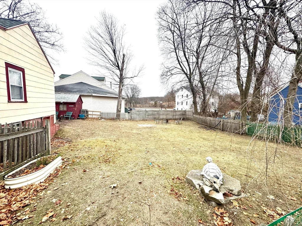 2 bed, 1 bath apartment for rent at 9 Shirley St Unit 2, Ayer — photo 12 of 13
