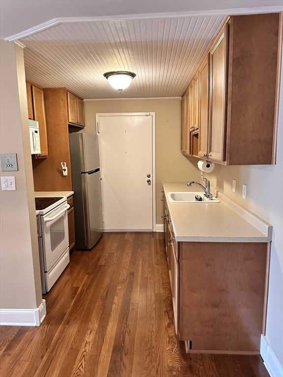 2 bed, 2 bath apartment for rent at 9 Silver Hill Ln Unit 15, West Natick — photo 2 of 8