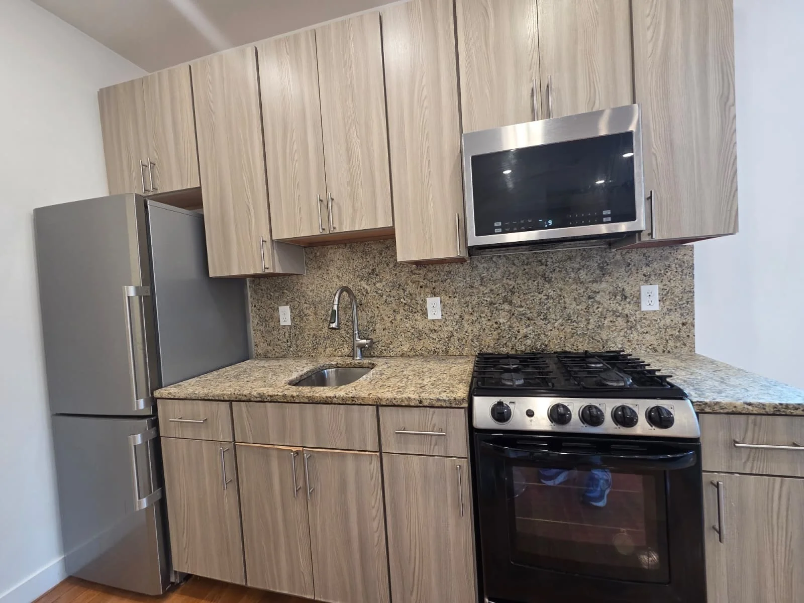 Studio bed, 1 bath apartment for rent at 9 Sixth St Unit 2, Chelsea — photo 2 of 8