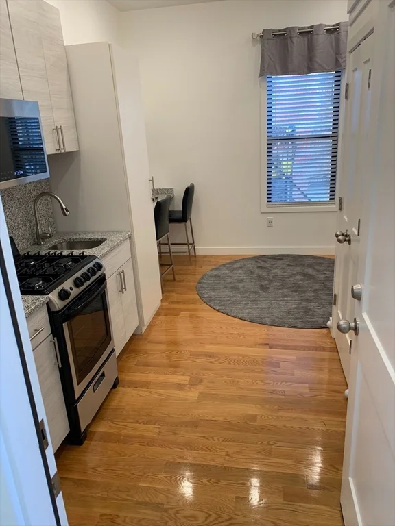 Studio bed, 1 bath apartment for rent at 9 Sixth St Unit 5, Chelsea — photo 2 of 12