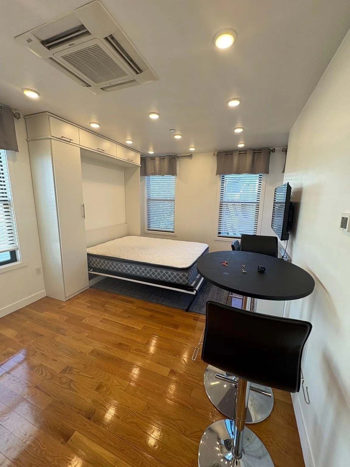 Studio bed, 1 bath apartment for rent at 9 Sixth St Unit 9, Chelsea — photo 2 of 12