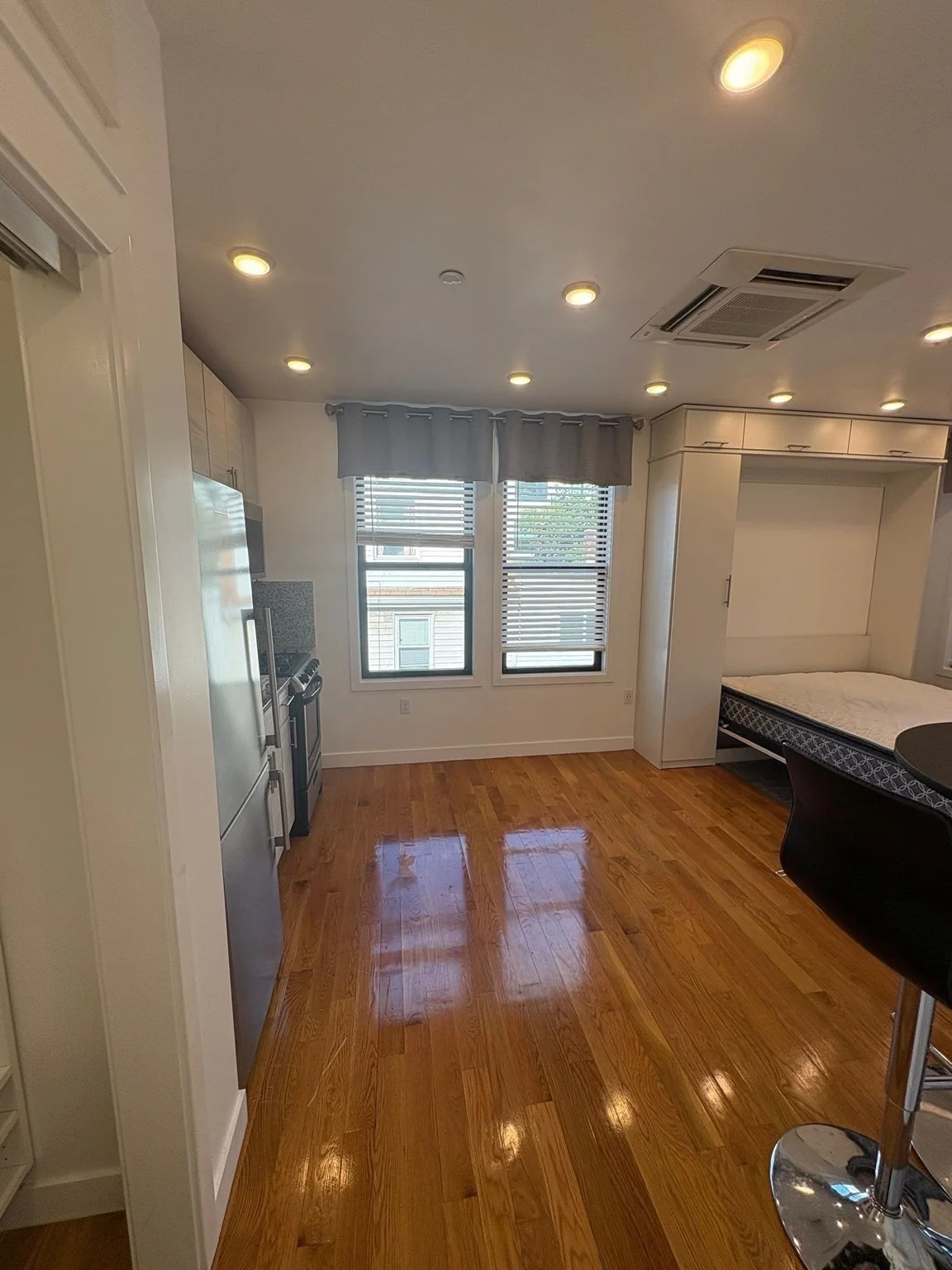 Studio bed, 1 bath apartment for rent at 9 Sixth St Unit 9, Chelsea — photo 3 of 12