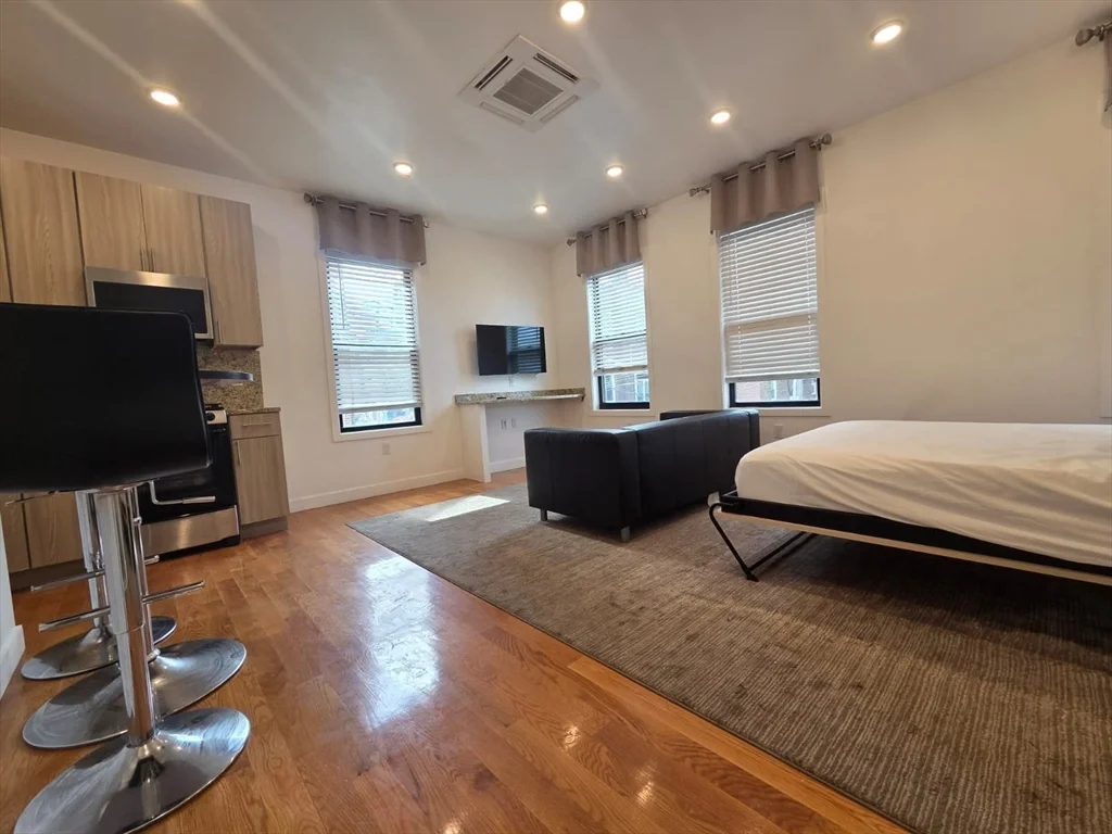 Studio bed, 1 bath apartment for rent at 9 Sixth Unit 9, Chelsea — photo 2 of 6