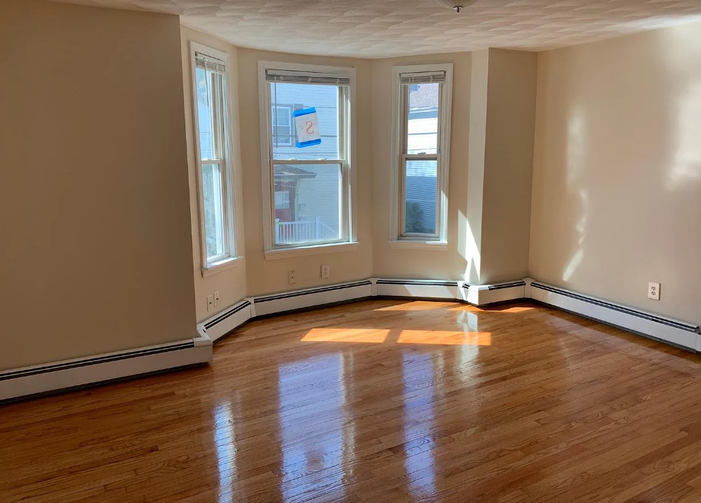 2 bed, 1 bath apartment for rent at 9 Skehan St Unit 2, Ward Two — photo 4 of 11