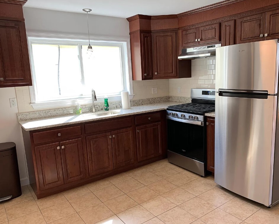2 bed, 1 bath apartment for rent at 9 Skehan St Unit 2, Ward Two — photo 2 of 11