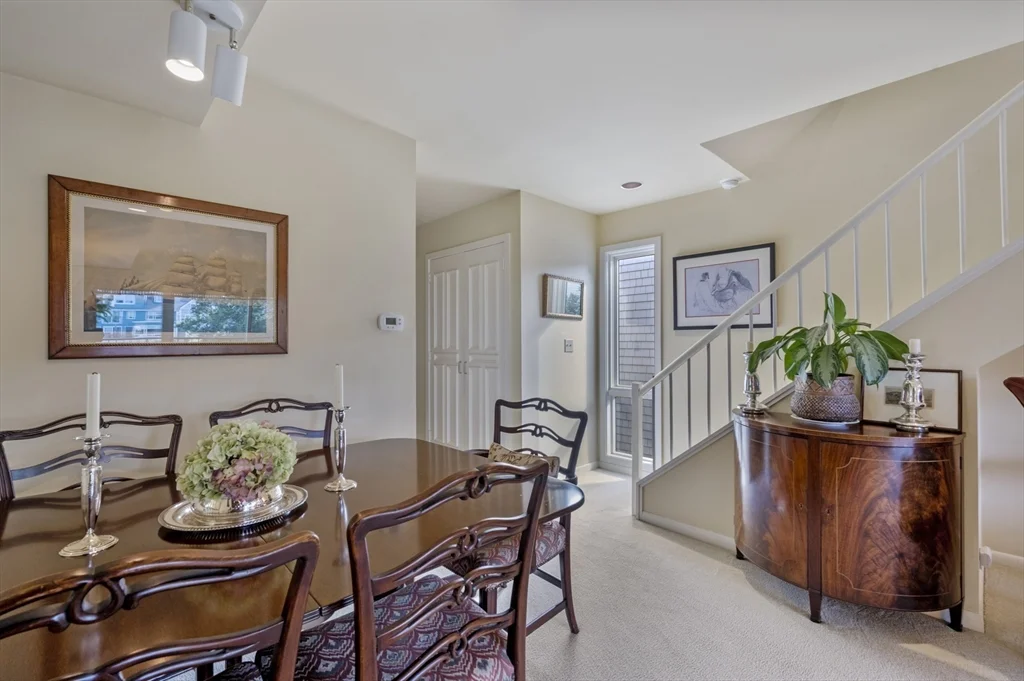 2 bed, 1 bath apartment for rent at 9 Skinner's Path Unit 9, Marblehead — photo 7 of 23