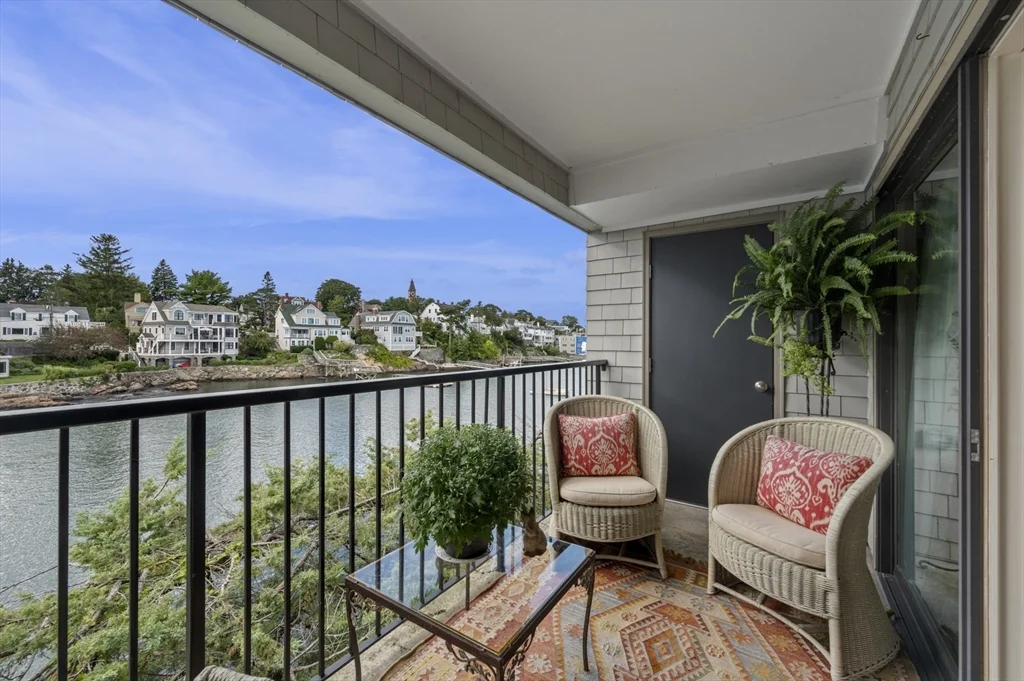 2 bed, 1 bath apartment for rent at 9 Skinner's Path Unit 9, Marblehead — photo 11 of 23