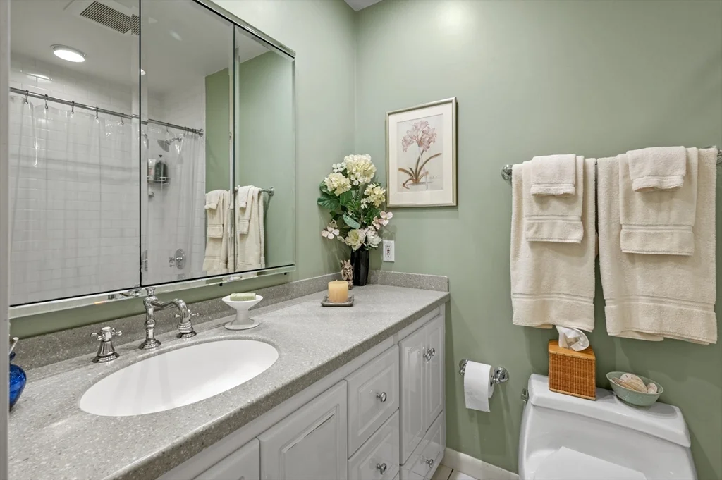 2 bed, 1 bath apartment for rent at 9 Skinner's Path Unit 9, Marblehead — photo 15 of 23