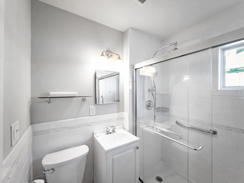 2 bed, 1 bath apartment for rent at 9 South St Unit 2, Jamaica Plain — photo 2 of 14