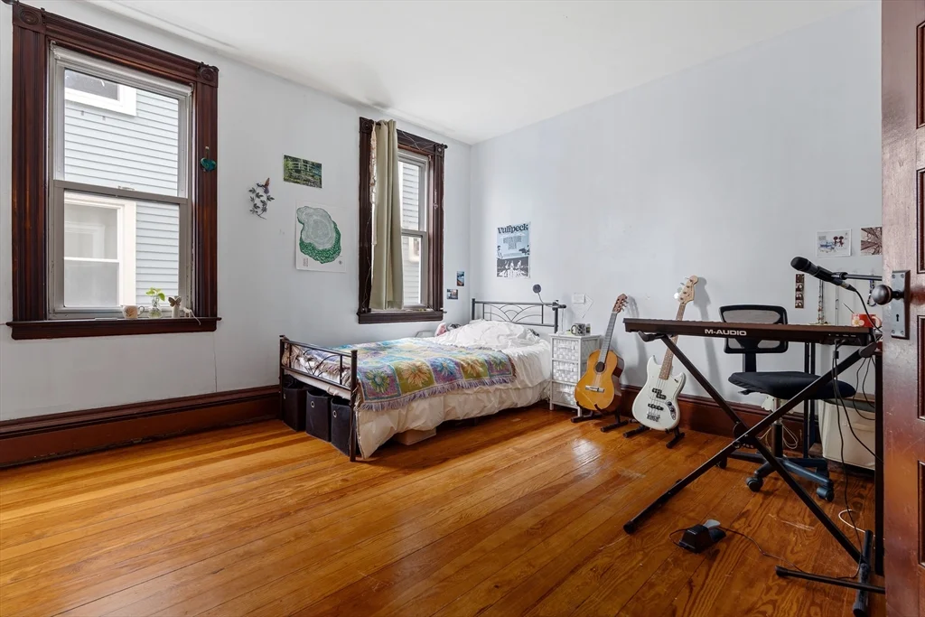 3 bed, 1 bath apartment for rent at 9 Spalding St Unit 2, Jamaica Plain — photo 8 of 16