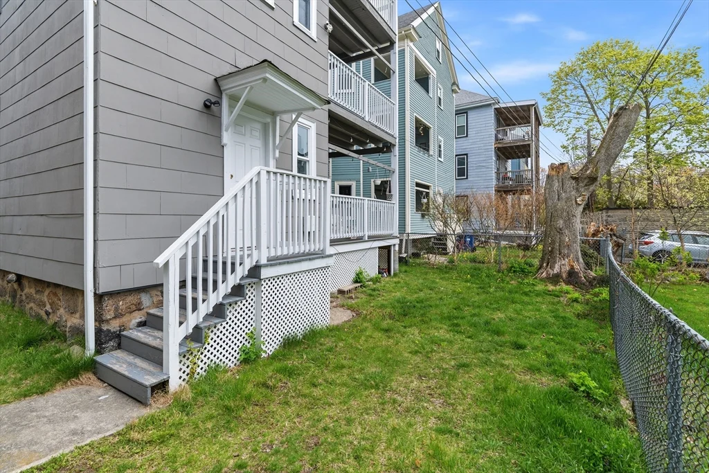 3 bed, 1 bath apartment for rent at 9 Spalding St Unit 2, Jamaica Plain — photo 15 of 16