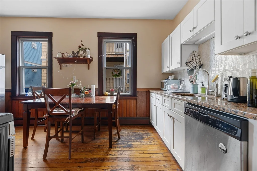 3 bed, 1 bath apartment for rent at 9 Spalding St Unit 2, Jamaica Plain — photo 4 of 16