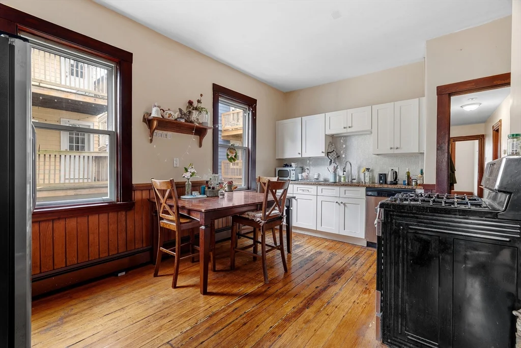 3 bed, 1 bath apartment for rent at 9 Spalding St Unit 2, Jamaica Plain — photo 2 of 16