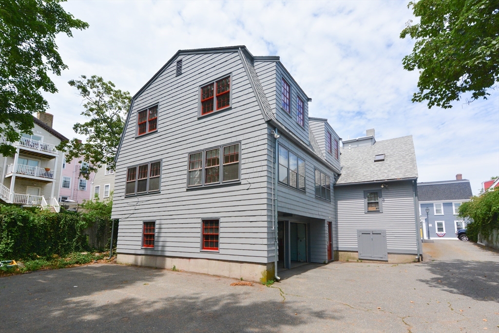 3 bed, 1 bath apartment for rent at 9 State St Unit 6, Marblehead — photo 20 of 28