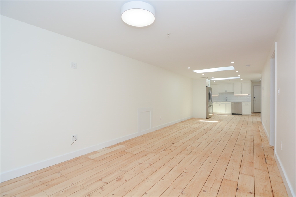 2 bed, 1 bath apartment for rent at 9 State St Unit 7, Marblehead — photo 8 of 32