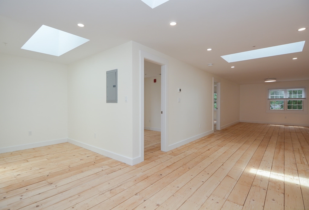 2 bed, 1 bath apartment for rent at 9 State St Unit 7, Marblehead — photo 7 of 32