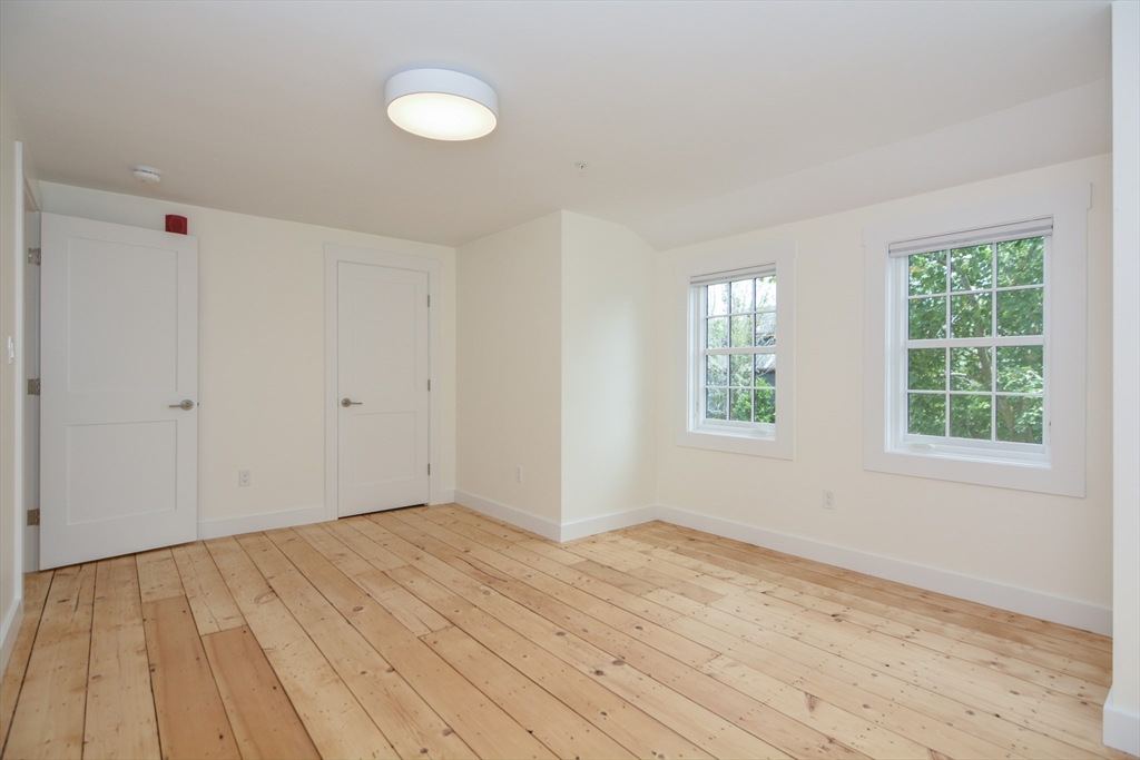 2 bed, 1 bath apartment for rent at 9 State St Unit 7, Marblehead — photo 14 of 32