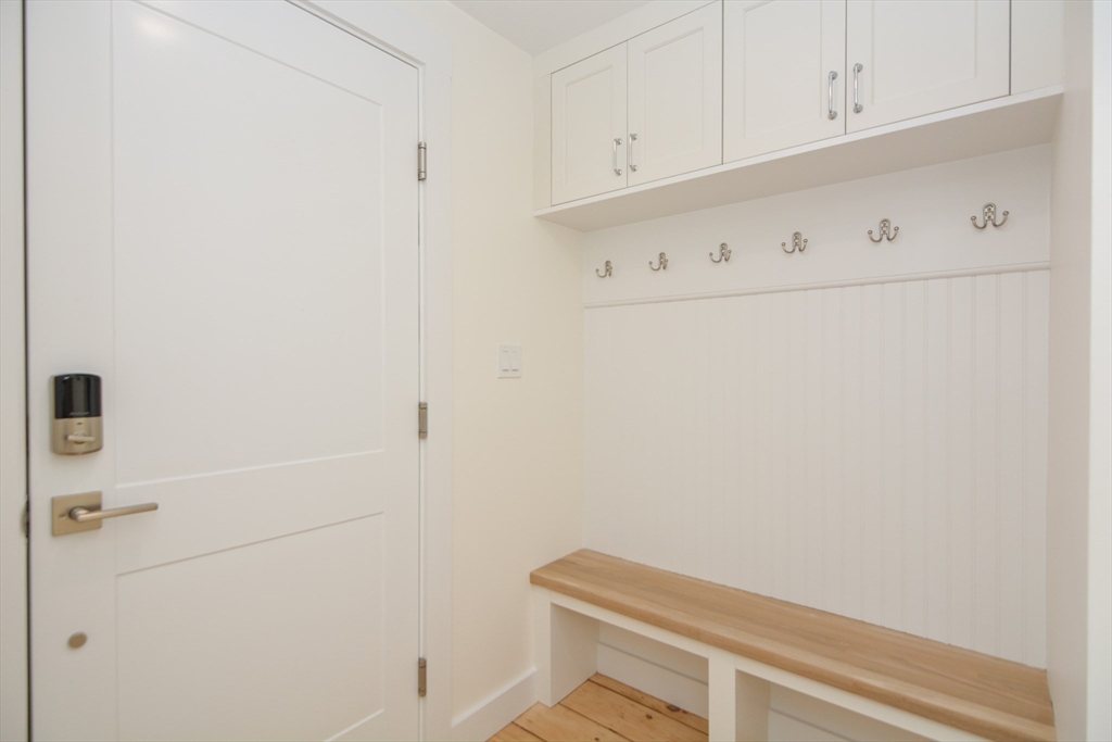 2 bed, 1 bath apartment for rent at 9 State St Unit 7, Marblehead — photo 10 of 32